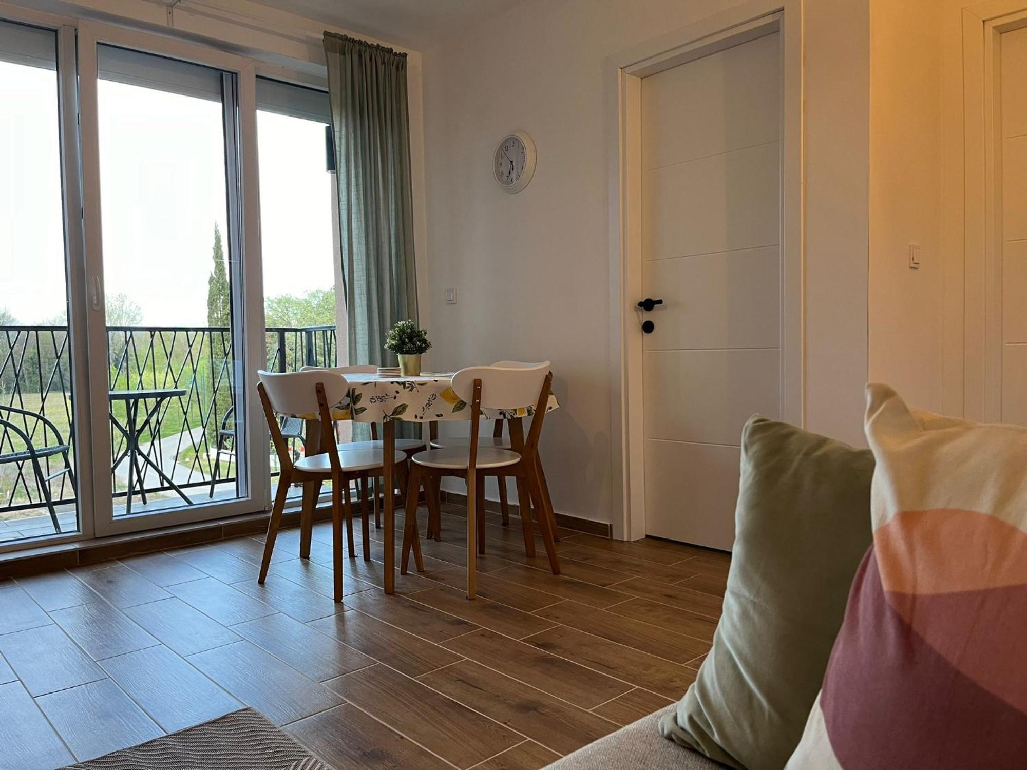 Apartmani Zivkovic Veliko Gradiste Exterior photo